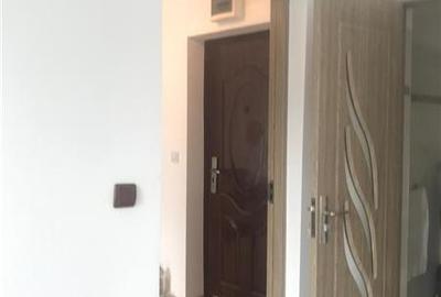 Garsoniera de vanzare ,Zona cartier Gara, 32 mp , et 3/4 , renovata , libera - 2