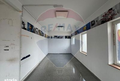Spațiu comercial, de 250 mp, în Central - 6