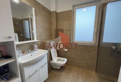 Etaj intermediar. Mobilat si utilat. Loc de parcare - 8