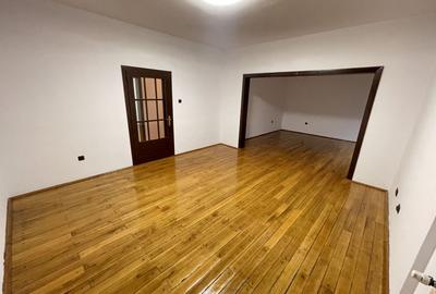 Casă individuală cu 6 camere cu Canalizare în Circumvalațiunii - 17