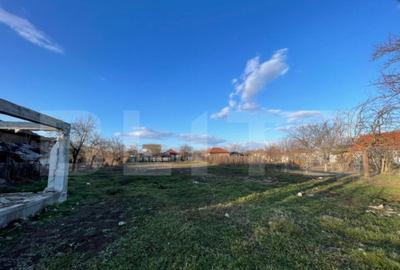 Teren intravilan de vanzare Podari 982 mp - 1