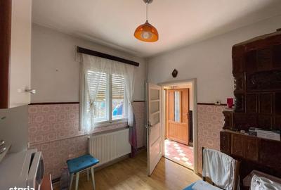 Casă cu 5 camere cu Canalizare în Brănești - 14