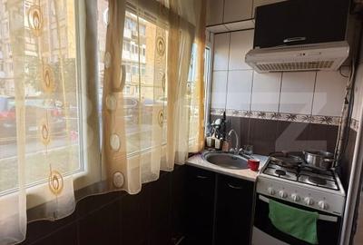 Apartament 2 camere, decomandat, 40 mp, parter, mobilat si utilat, zona 9 Mai - 3