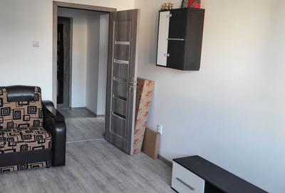 Apartament cu 2 camere decomandat în Cornișa - 9