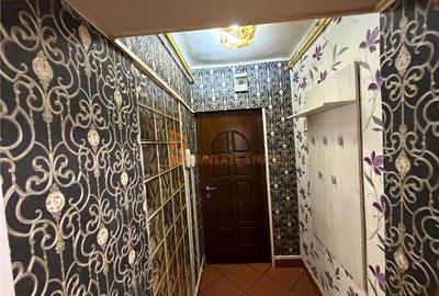 Apartament cu 3 camere decomandat, mobilat în Micro 3 - 10