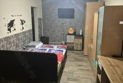 Garsonieră decomandată în UMT - 3