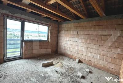 Casă cu 4 camere cu Teren 200 Mp în Central - 6