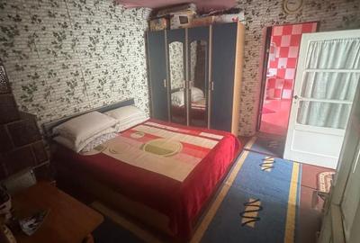 Casă cu 3 camere cu Canalizare în Central