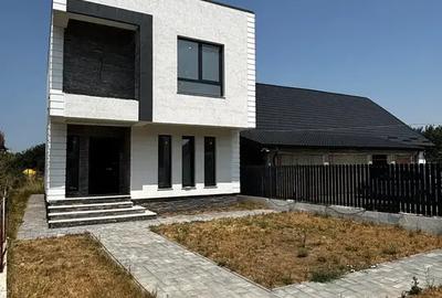 Casă cu 5 camere cu Teren 250 Mp în Mânăstirea - 1