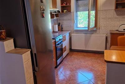 Apartament cu 3 camere decomandat în Dâmbovița - 3