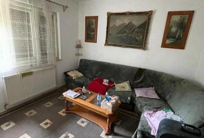 Casă cu 4 camere în Central - 2