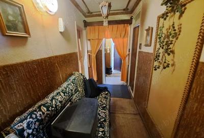 Apartament-4-camere-DECOMANDAT-PIATA-RESITA-MOLDOVENI - 5