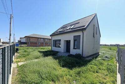 Vila de vanzare - 4 camere - 2 bai - 430 mp teren - Bucatarie mobilata - 3