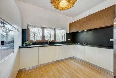 Casă individuală cu 5 camere cu Canalizare în Central - 41