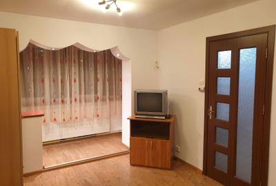Garsonieră decomandată în Petros - 3