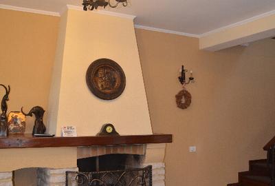 De vanzare pensiune situata in Busteni - 10