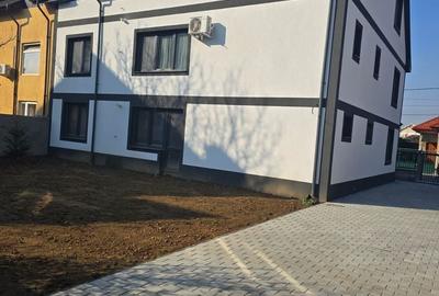 Apartament cu 2 camere în Micro 17 - 1