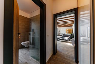 Casă individuală cu 7 camere cu Canalizare în Girocului - 54