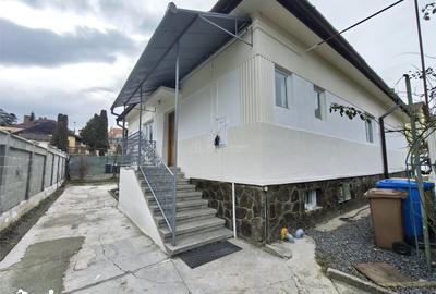 Casă cu 4 camere cu Canalizare în Ultracentral - 1