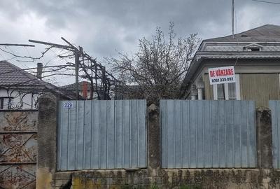 Casă cu 4 camere cu Teren 1700 Mp în Fitionești - 3