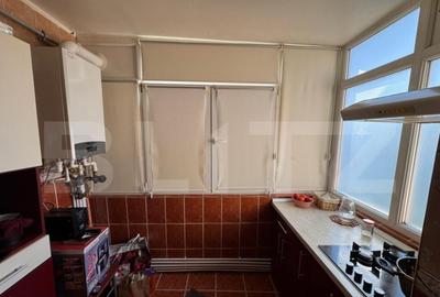 Apartament de 3 camere, decomandat, cartierul 1 Mai - 2
