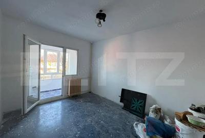 Apartament 3 camere, decomandat - zona Velenta - 4