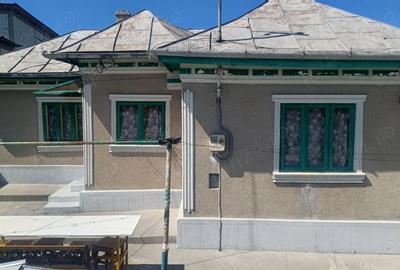 Casă cu 4 camere cu Teren 280 Mp în Central - 5