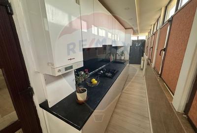 Apartament cu 4 camere de vanzare in zona Rovine - 15