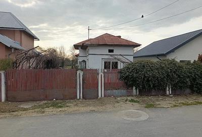 Casă cu Teren 928 Mp în Central - 2