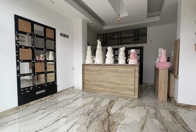 Spațiu comercial, de 50 mp, în Central - 6