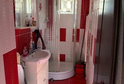 Apartament cu 2 camere semidecomandat, mobilat în Micro I - 4