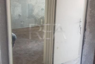 2 Camere , Decomandat , Etaj 1/7 ,  Zona Giurgiului 2 Camere , Decomandat , Etaj 1/7 ,  Zona Giurgiului - 4