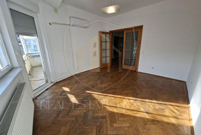 Birou, de 89 mp, în P-ța Victoriei - 8