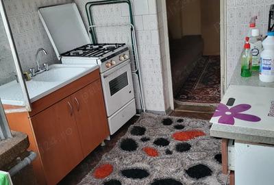 De vanzare apart cu o camera, 40 mp, Pct Cardinale et 4, cu centrala si aer conditionat 80000 euro - 8