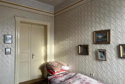 Apartament cu 3 camere nedecomandat în Central - 1