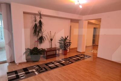 Apartament de vanzare, cu 4 camere, 120 mp, etaj intermediar - 13