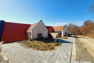 Duplex cu 4 camere cu Canalizare în Stolna - 1