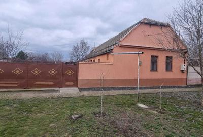 Casă cu 4 camere în Dudeștii Vechi - 6