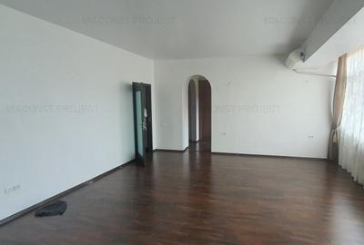 Bd. Mamaia, spatiu IDEAL BIROURI, 185 mp., 4 camere - 7