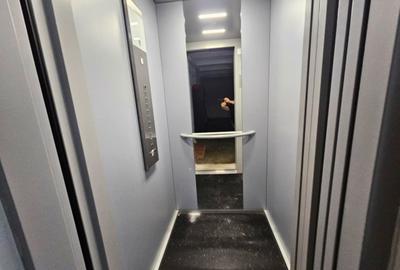 Apartament cu 4 camere semidecomandat în Berceni - 2