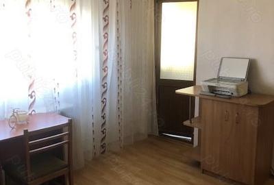 Garsonieră decomandată în Broșteni