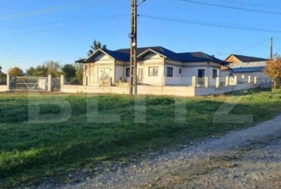 Casă cu 4 camere în Central - 1