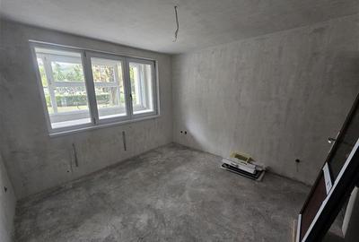 Apartament cu 2 camere semidecomandat în Micro I - 15