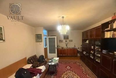 Garsonieră decomandată în Tei