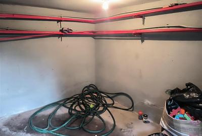 Casă cu 4 camere cu Canalizare în Central - 5