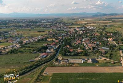 FILM! Teren intravilan, aliniament apreciabil,741mp,Targu Secuiesc - 4