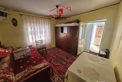 Casă cu 4 camere cu Teren 272 Mp în Periferie - 2