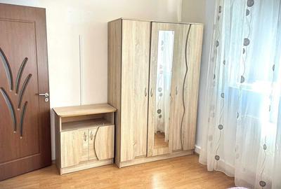 Apartament cu 2 camere semidecomandat în Micro 11