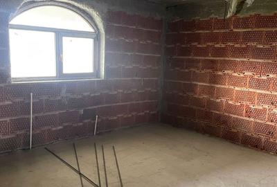 Casă cu 4 camere cu Teren 750 Mp în Nanov - 6