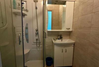 Garsonieră decomandată în Titan